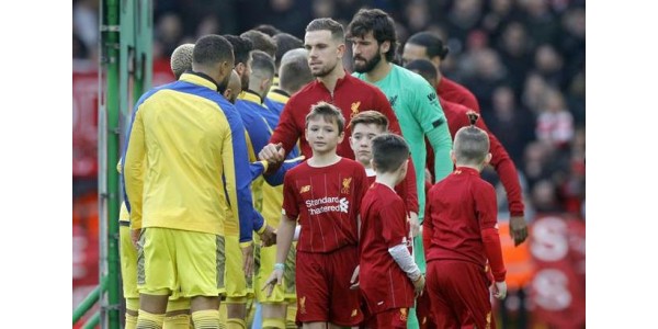 La subsistance spirituelle du football pour les êtres humains